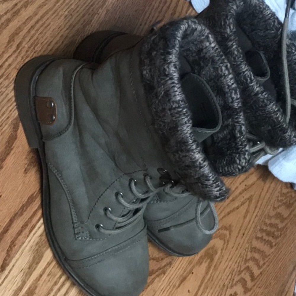 Call it Spring Boots - Picture 2 of 6